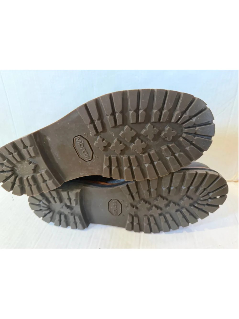 Schnee’s Made in Italy Dark Brown Leather Chukka Boots Vibram Lug Sole Men’s